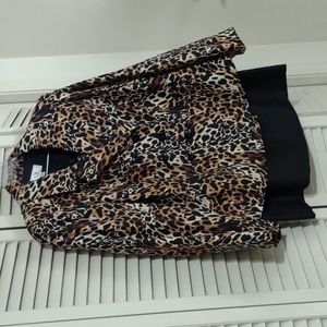 18w LeSuit Animal print Suit blazer and skirt. Mint condition